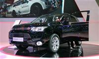 Mitsubishi Outlander PHEV - hybrid hàng hiếm tại Việt Nam