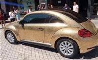 Volkswagen Beetle gắn hơn 10.000 tiền xu