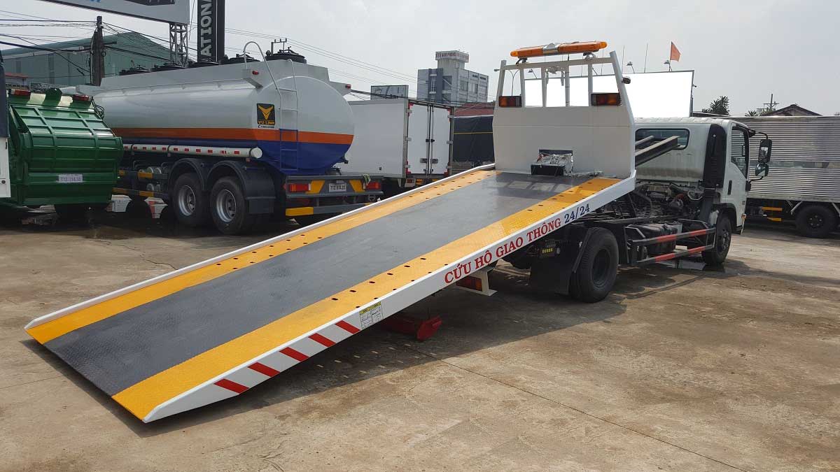 Xe cứu hộ giao thông Isuzu NQR75LE4 5.5 tấn sàn trượt 2