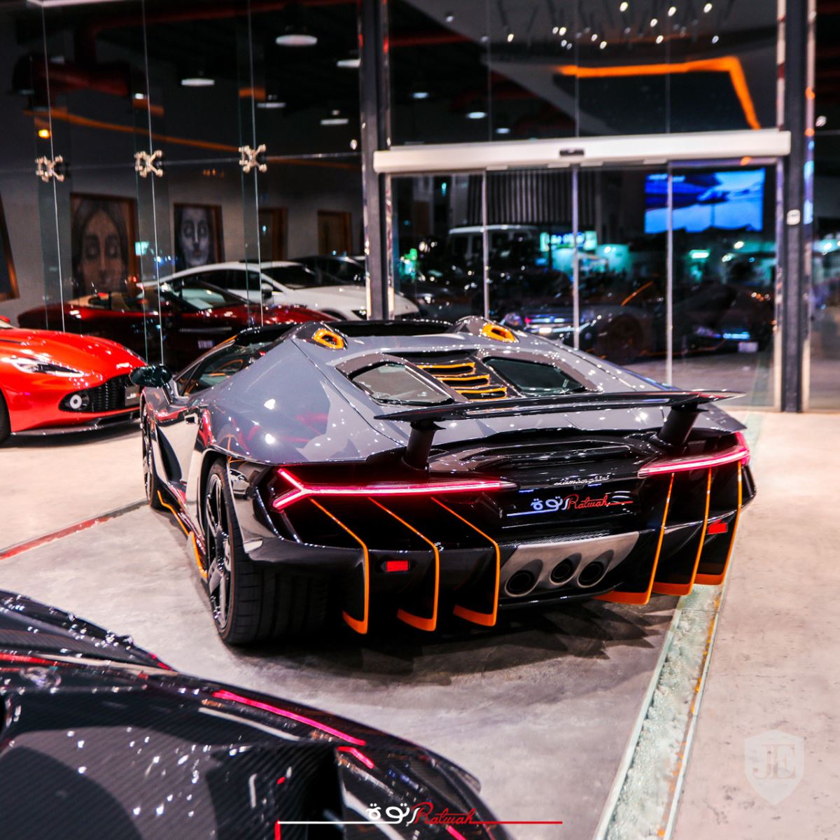Lamborghini siêu hiếm hàng cực phẩm lên chợ xe cũ với giá gấp đôi ban đầu 7
